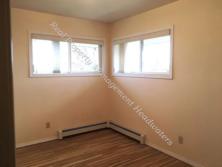 1311 Peosta Ave — Photo 14