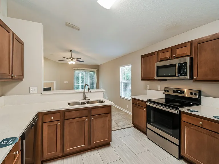 10304 Normanwood Ct — Photo 7