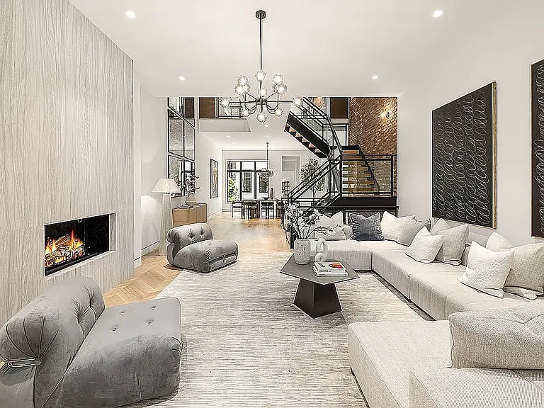 250 W 73rd St #1 — Photo 4