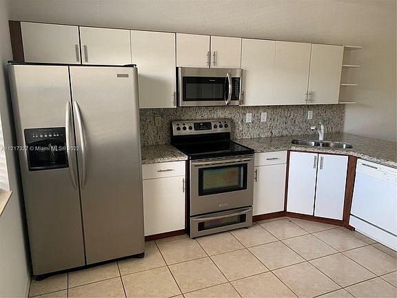 3rd image of 5620 NW 114th Path APT 201