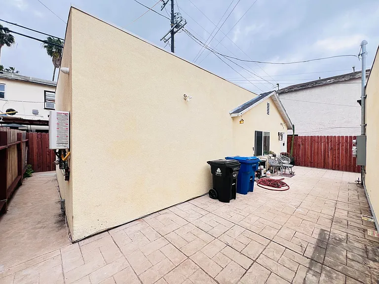 428 1/2 N Harvard Blvd — Photo 18