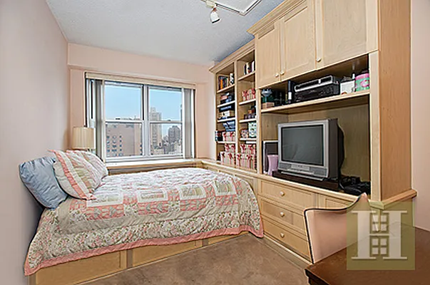 Sold by Halstead Real Estate | media 17