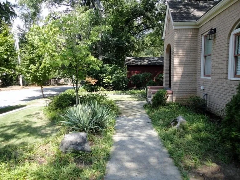 49 Leslie St NE — Photo 5