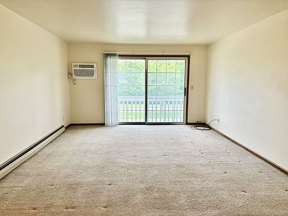 4th image of 491 Stratford Way
