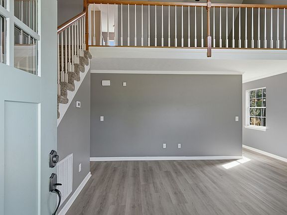 3rd image of 131 E Morris Dr