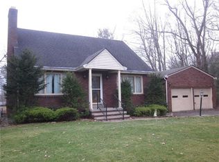 3263 Wallace Dr, New Castle, PA