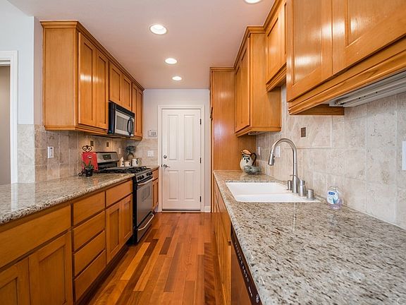 5th image of 2153 Plaza Del Amo