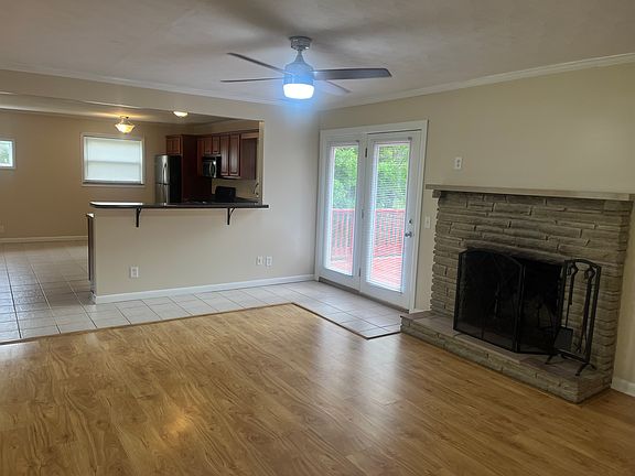 3rd image of 1714 Brentwood Dr