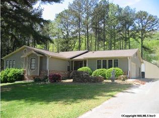 104 Joey Rd SE, Owens Cross Roads, AL 35763