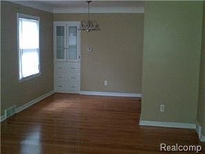 5th image of 21151 Beaufait St