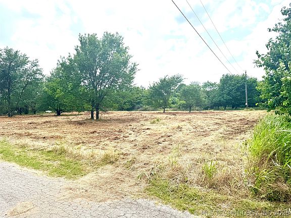2nd image of N 58th St E