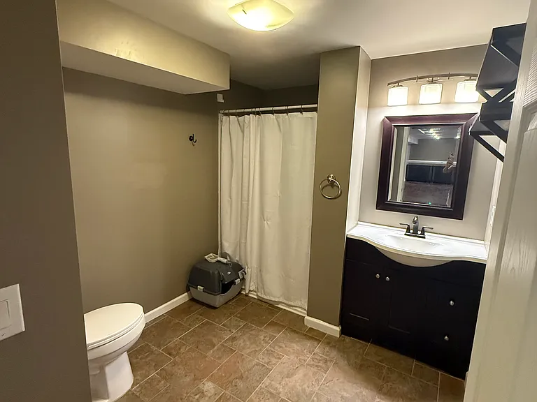 143 Lyle Curtis Cir — Photo 4