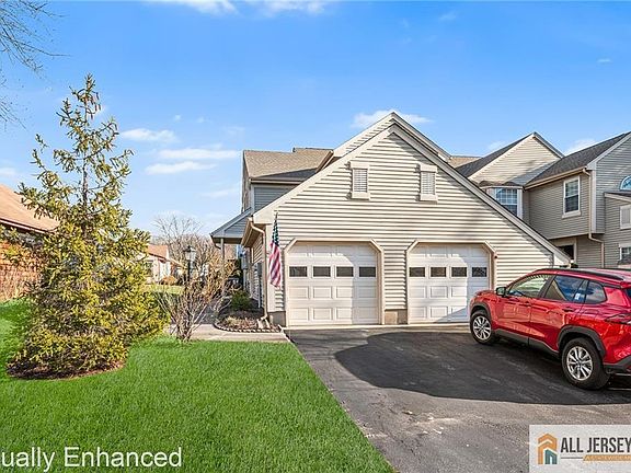 2nd image of 11 Rothwell Dr