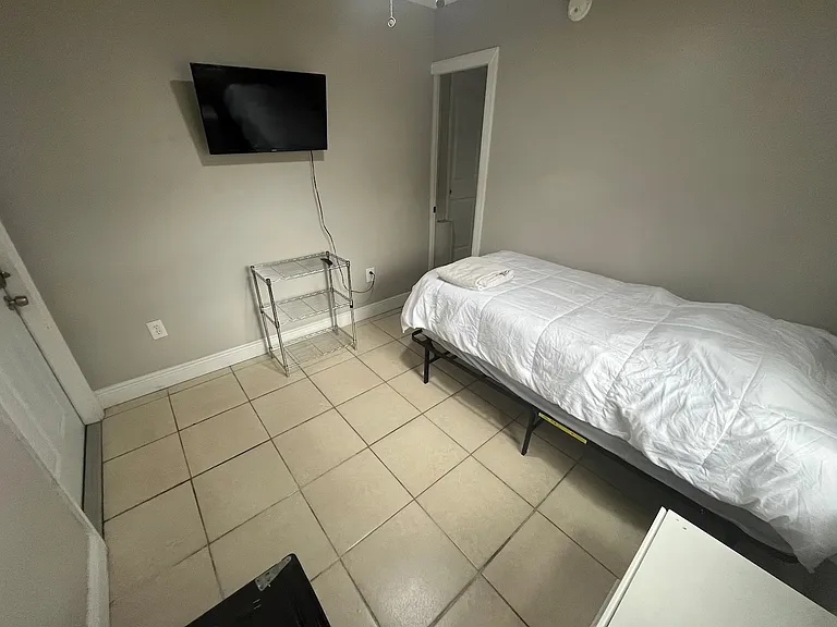 2996 Notre Dame Dr — Photo 11