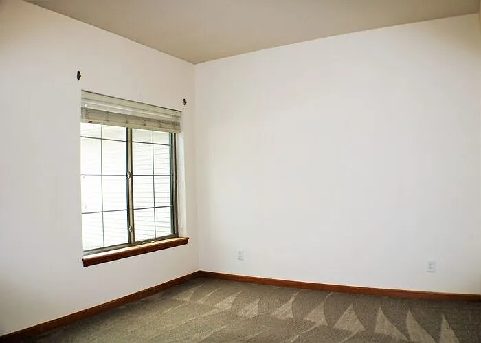 565 Pond View Dr #202 — Photo 14