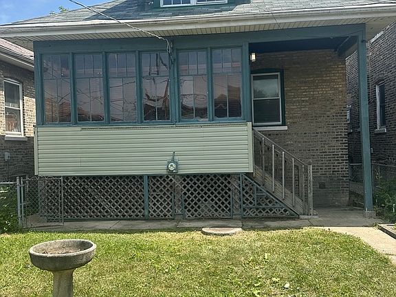 2nd image of 1652 N Laramie Ave