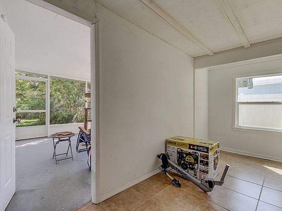 3rd image of 6515 Orchard Dr N
