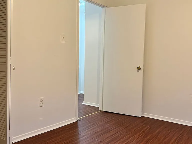 3rd Street Apartments — Photo 8