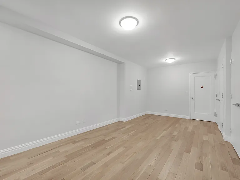 780 Greenwich St #4R — Photo 8