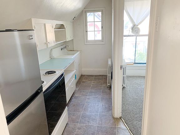 3rd image of 211 E 100 N APT 3