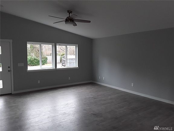 5th image of 173 N Narwhal Loop NW