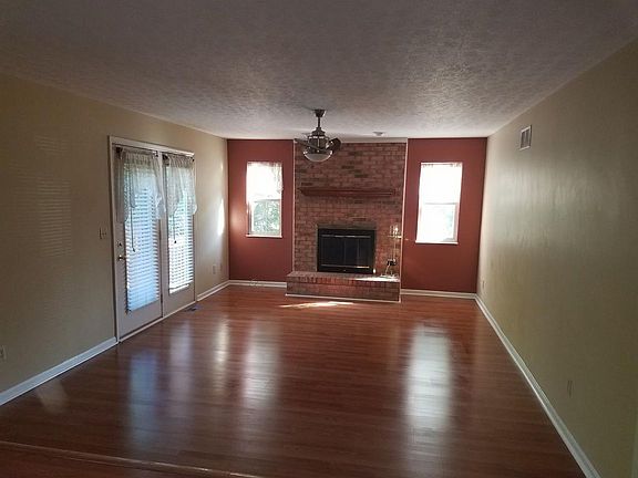 3rd image of 7630 Mitchell Park Dr