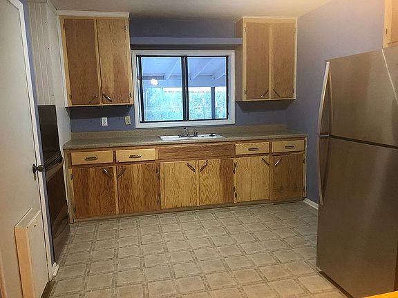2nd image of 10 Folsom Pl