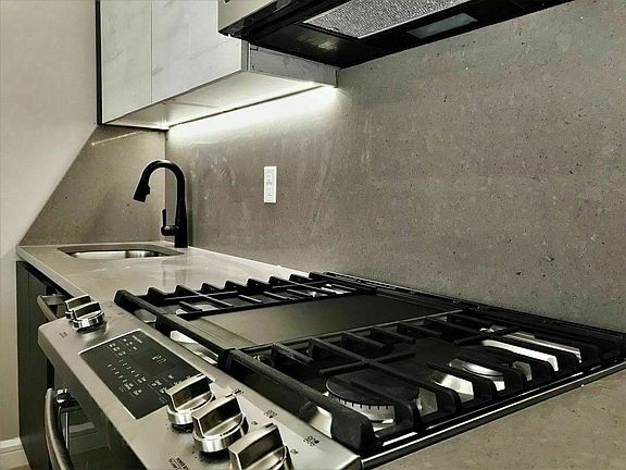 4th image of 1151 Carroll St #22E