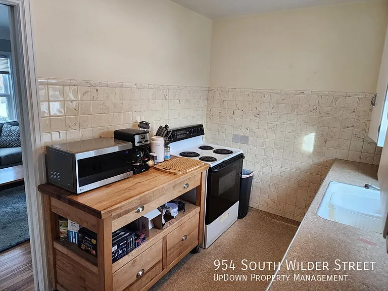 954 Wilder St S — Photo 6