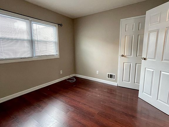 2nd image of 26 Bartow St #1F