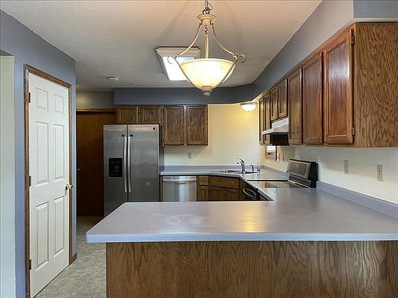 4th image of 709 Cardinal Ave #711