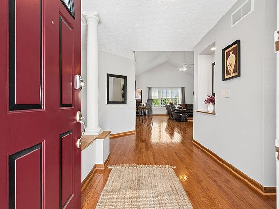 3rd image of 2494 Seton Dr