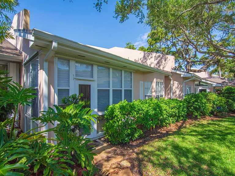 219 Park Shores Cir #B — Photo 25