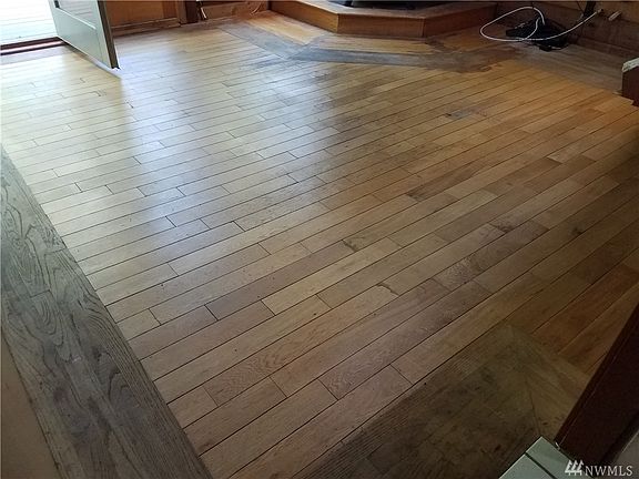 5th image of 5591 NE Ponderosa Blvd