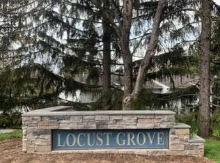 8 Ivy Ct #8E, Fishkill, NY 12524