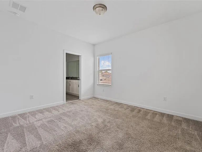 2999 Addison Blvd — Photo 21