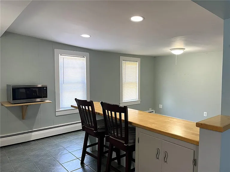 77 Narragansett Ave #2 — Photo 3
