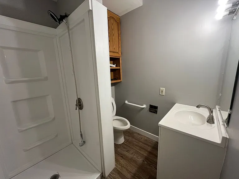 224 James Ave — Photo 38