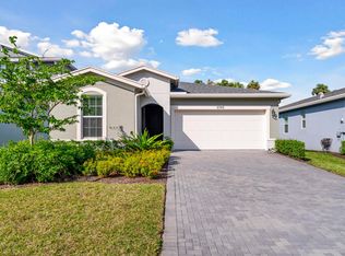 6746 Pointe Of Woods Dr, West Palm Beach, FL 33413