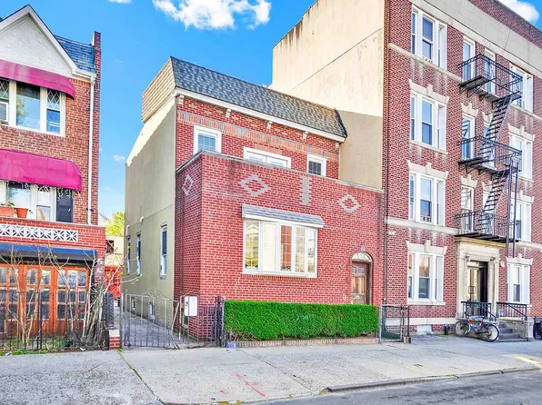 32-15 37th St #2FAMILY, Astoria, NY 11103