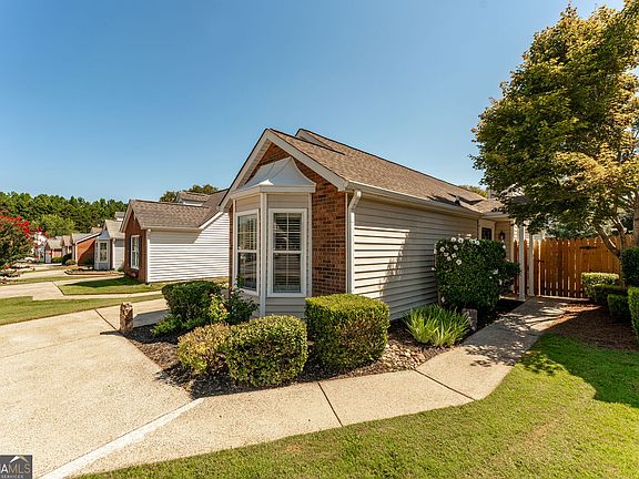 4th image of 1318 Yorkshire Ln