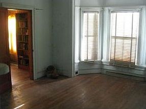 4th image of 313 E McKinney Ave