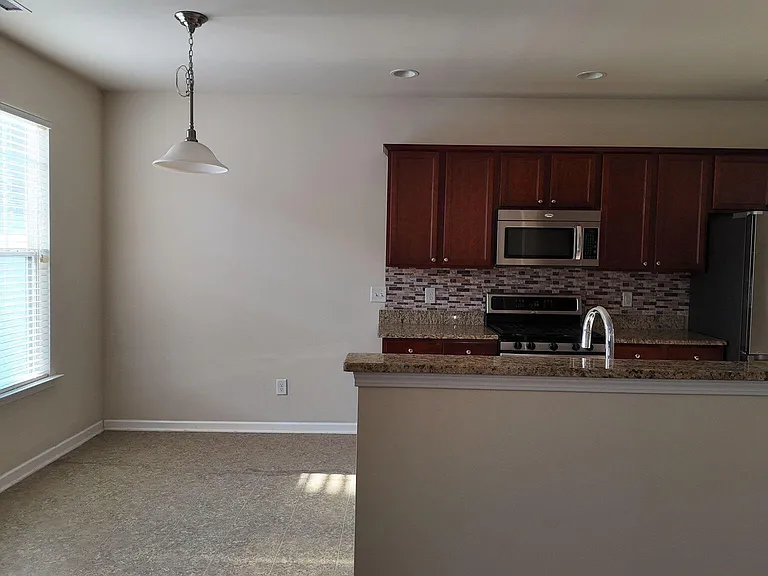 1113 Garden Square Ln — Photo 21