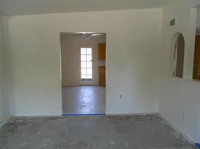 2nd image of 13401 Canyonview Pl NE