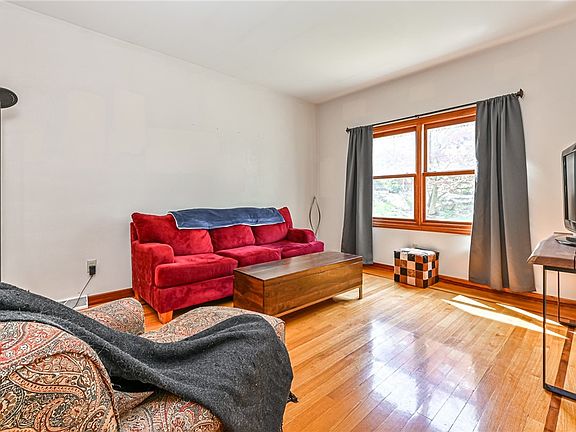 4th image of 516 Lincoln Ave