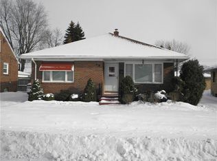 47 Meadowbrook Dr, Lackawanna, NY 14218
