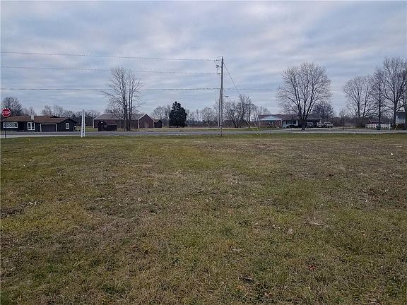 5th image of 106 Saundra Dr
