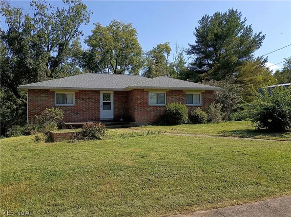 26321 Rock St, Coolville, OH 45723
