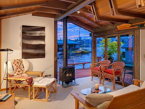 5th image of 3146 Portage Bay Pl E APT A