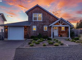 575 Sea View Dr, Manzanita, OR 97130